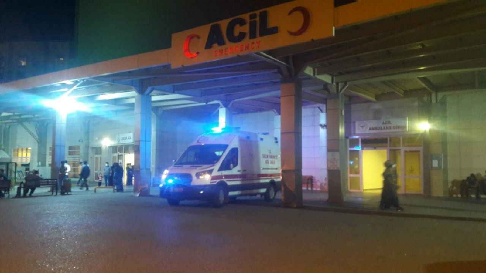 Akçakale'de Bir Eve Silahlı Saldırı Kadın Öldü Kocası Yaralı;