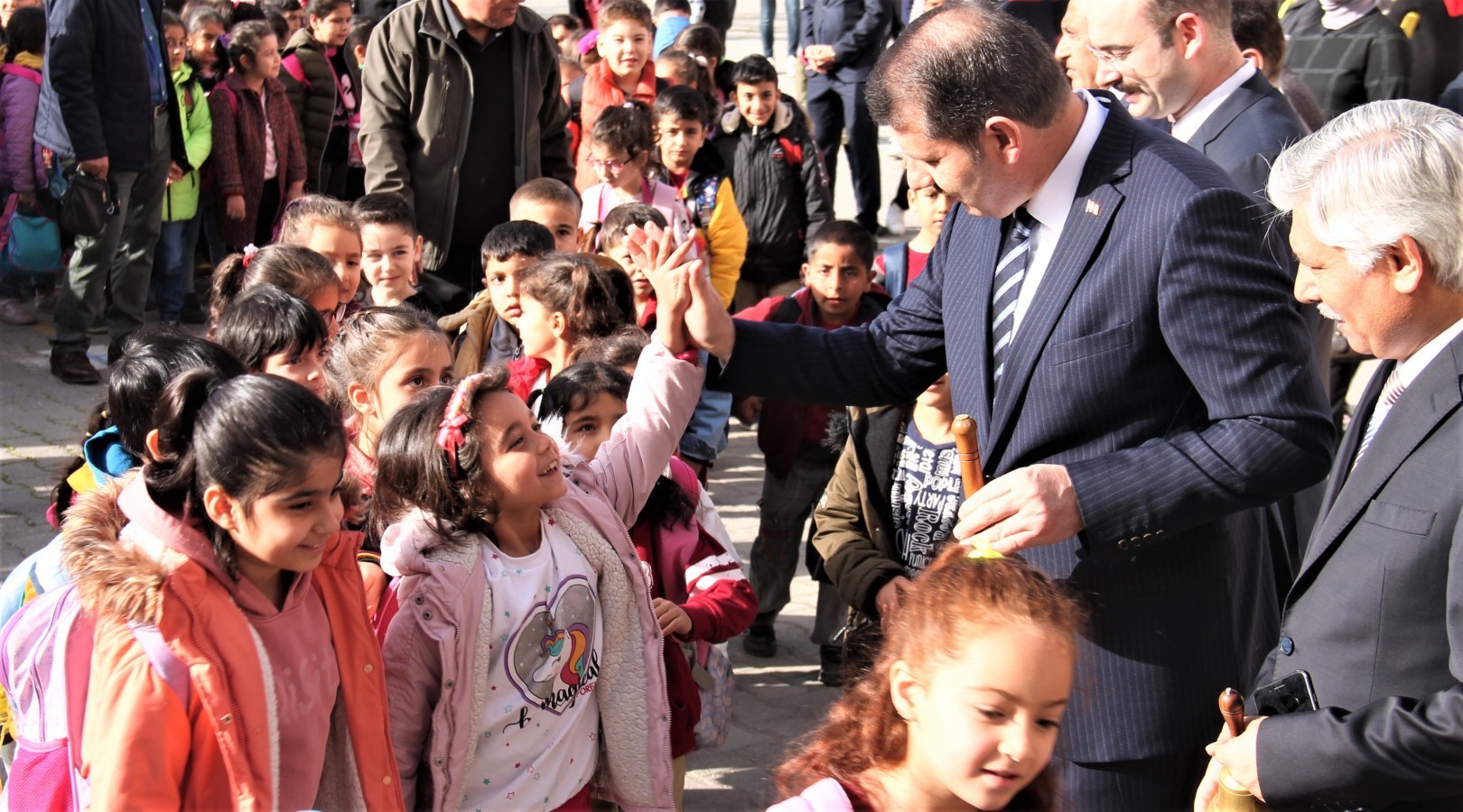 Şanlıurfa'da Okullar Yeniden Açıldı Vali Ayhan Şimdi Kahramanlık Sırası Öğretmenlerin;