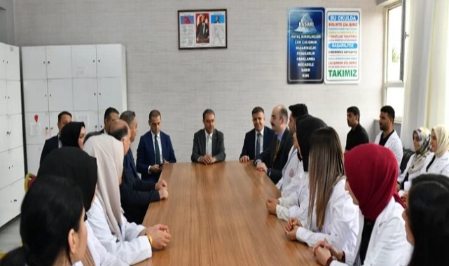 Urfadaki Okul Müdürleri ve Öğretmenlerle Siverek'te Eğitim Toplantısı;