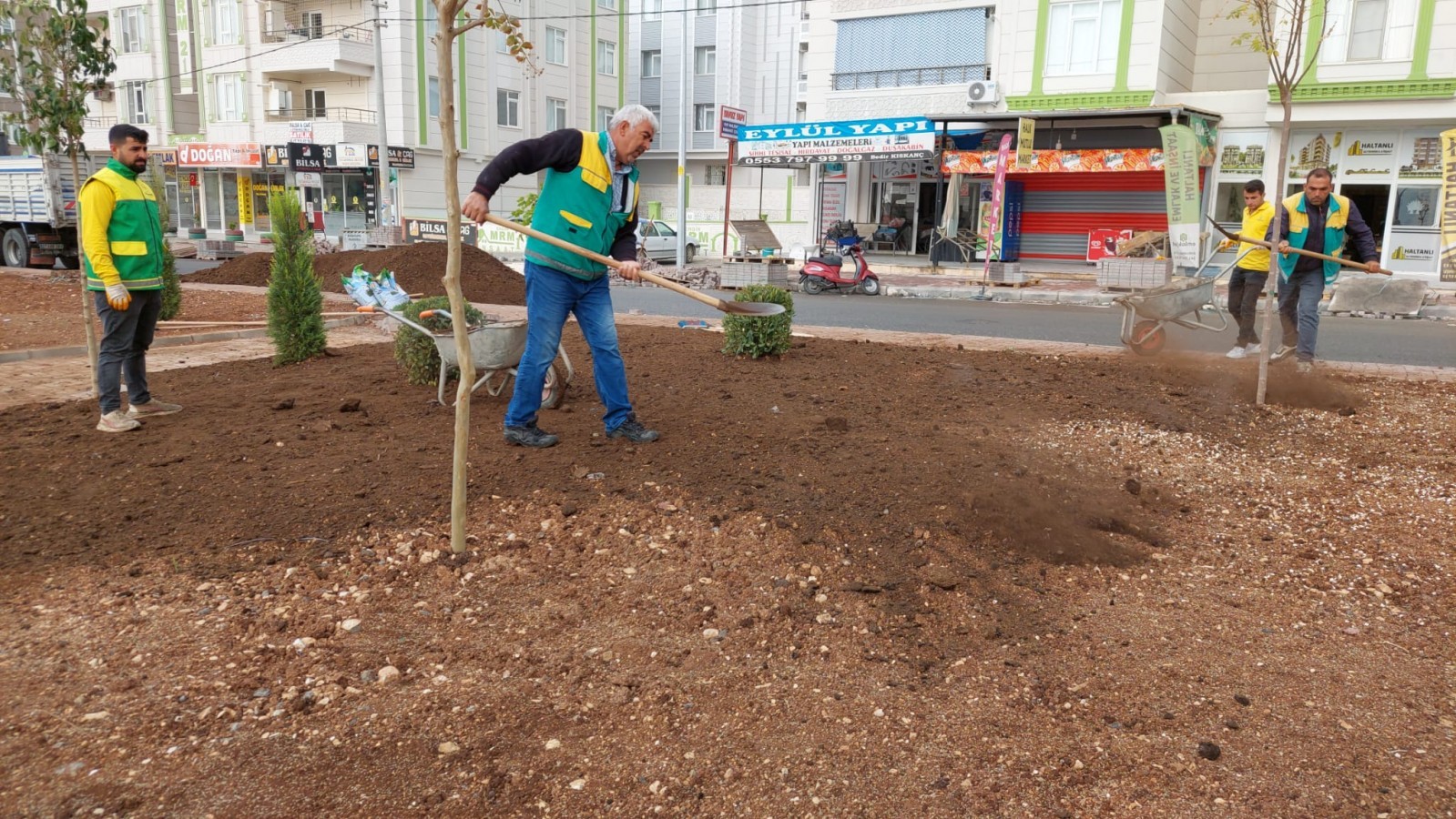 Karaköprü'de Parklar Kışa Hazırlanıyor;