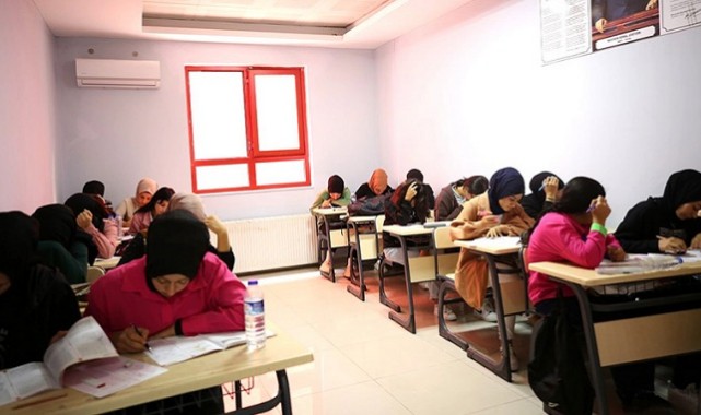 Eyyübiye Belediyesi Sınav Hazırlık Merkezlerinde Gençlere Sınav Desteği;