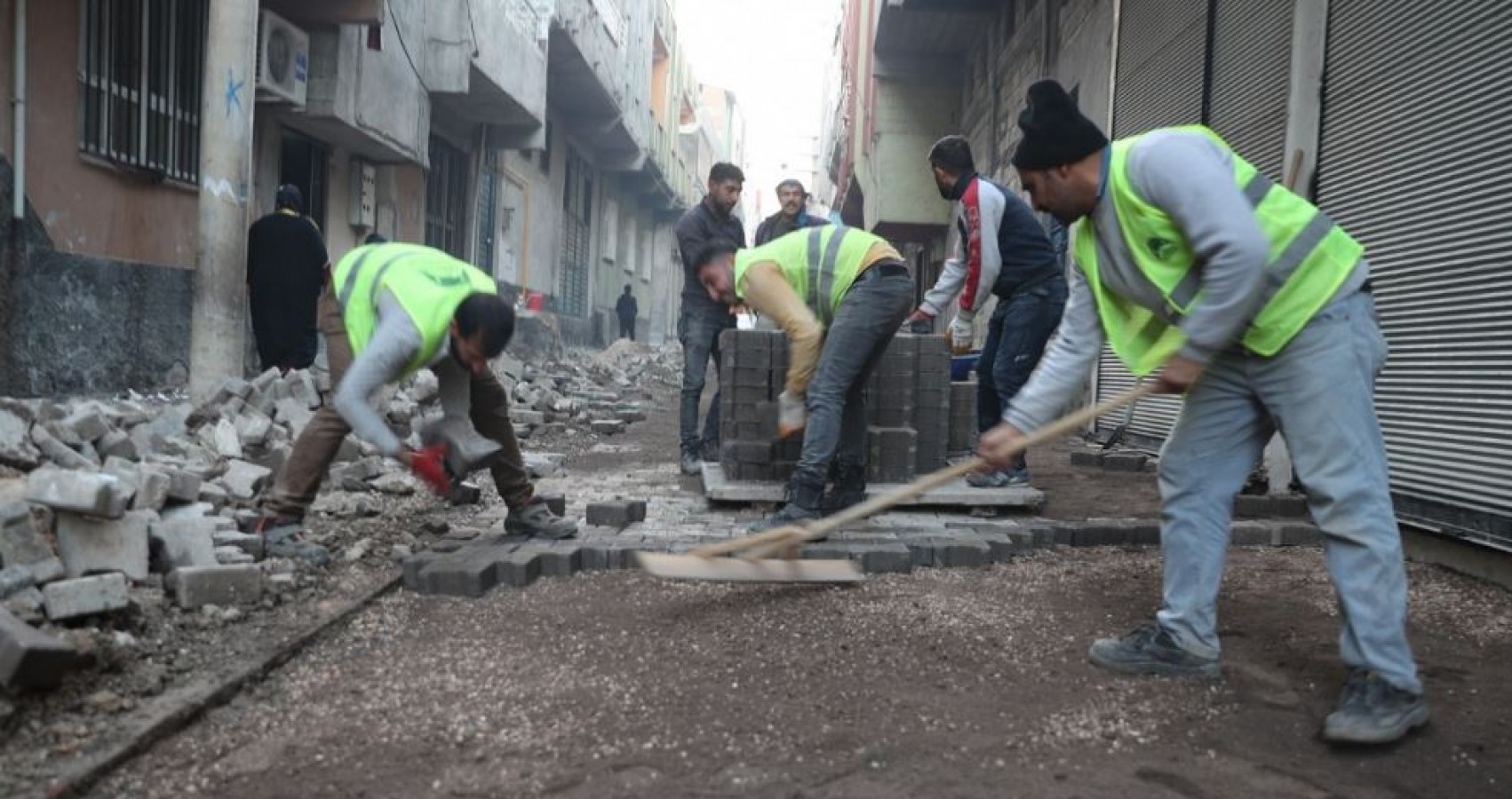 Eyyübiye'de Doğalgaz Çalışması Sonrası Bozulan Sokaklar Yenileniyor;