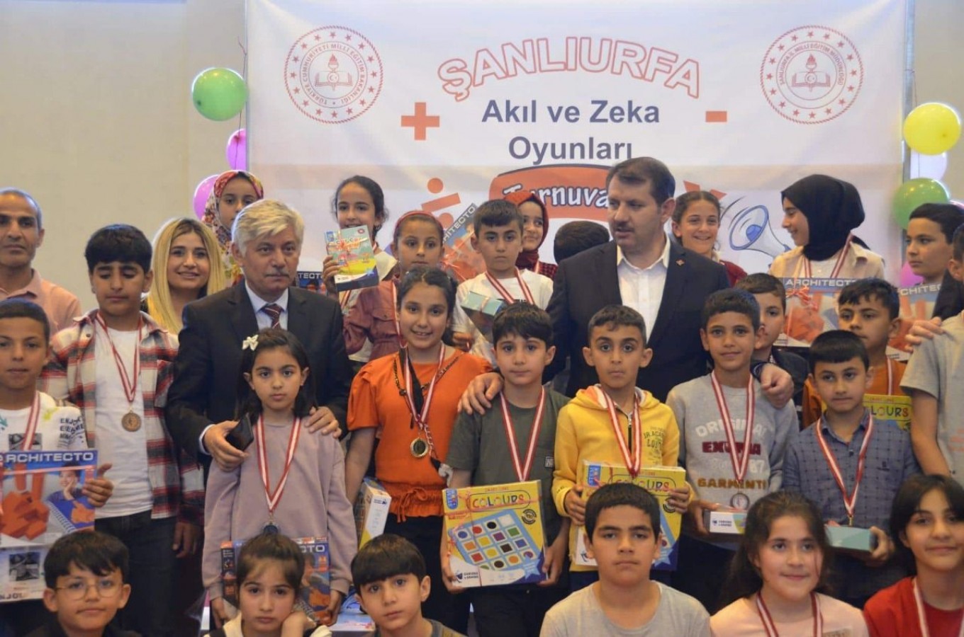 Şanlıurfa Akıl ve Zeka Oyunları Turnuvası'nda ödüller sahiplerini buldu;