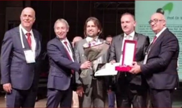 Harran Üniversitesi Rektörü Güllüoğlu, Fizik Bilimine Katkılarından Dolayı Onur Ödülü Aldı;