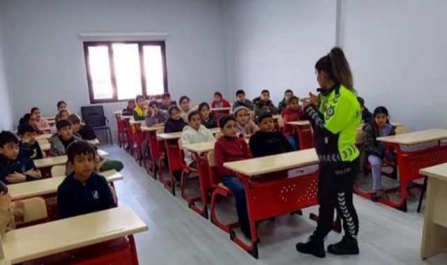 Karaköprü'de İlkokul Öğrencilerine Trafik ve Güvenlik Eğitimi