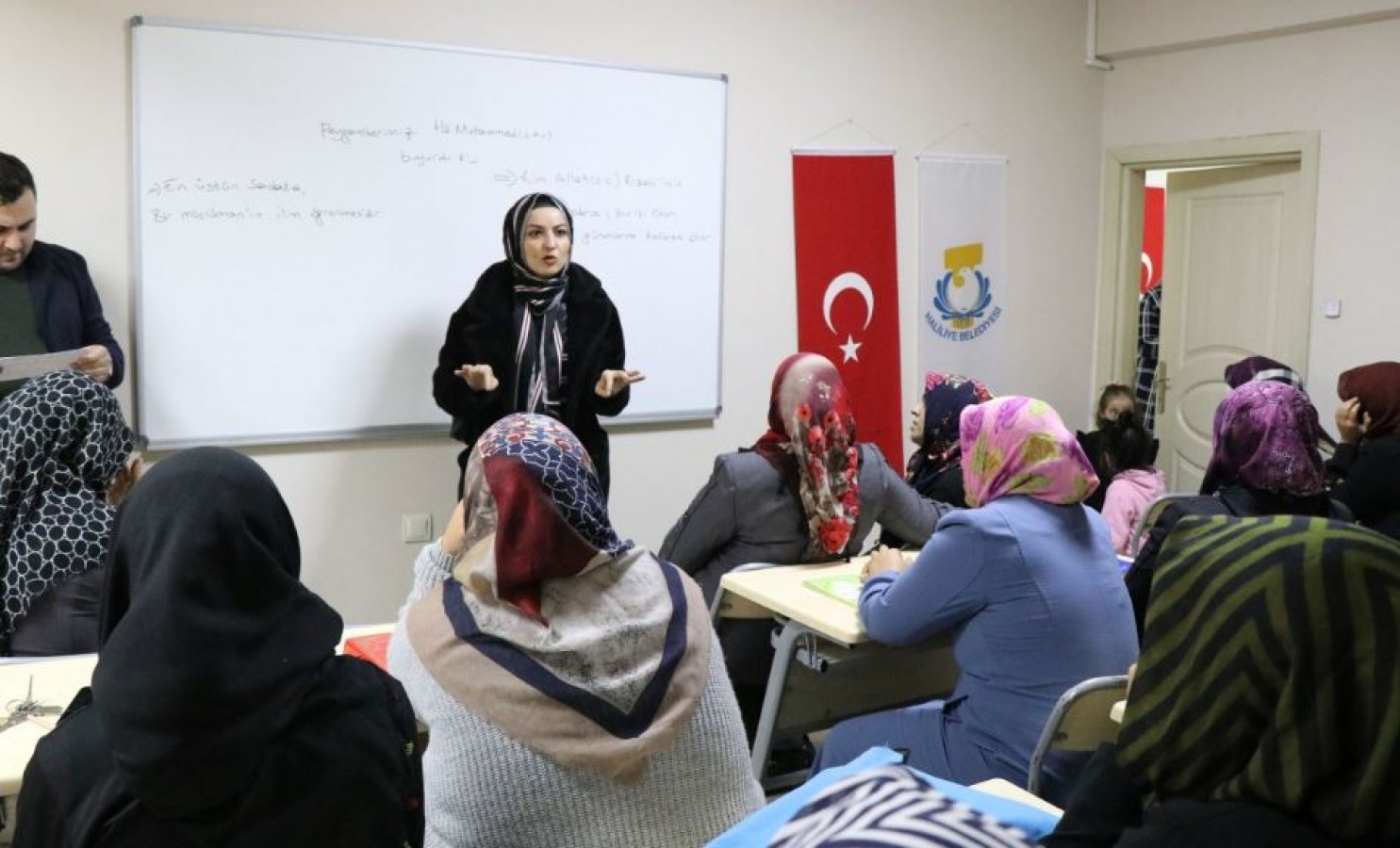 Şanlıurfa'da Kadınlara Aile Danışmanlığı Eğitimi Verildi.;