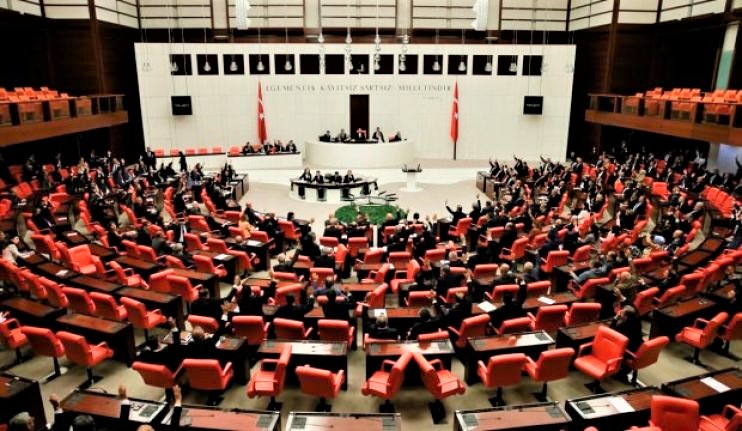 Sosyal Medya Yasasında 12 Madde Mecliste Onaylandı