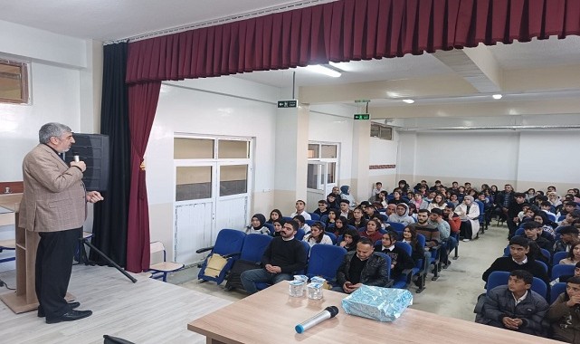 Müftülük ve Meb Ortaklaşa Şanlıurfa'nın Kanayan Yarası için Konferans Yaptılar