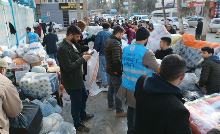 Şanlıurfa Deprem Yaralarını Sarmaya Çalışırken Adıyaman'a Yardıma Koşuyor