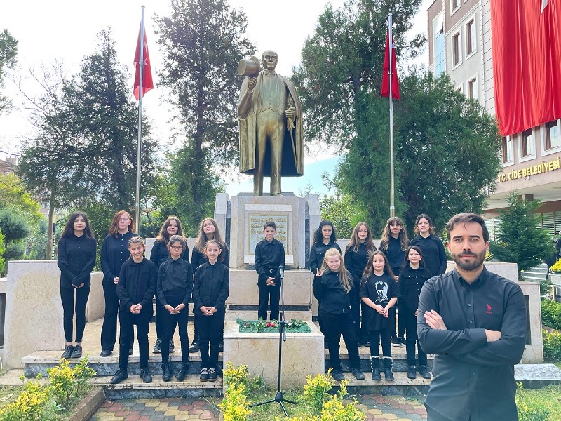 Cideli öğrencilerden 'Ata'ya Saygı' klibi
