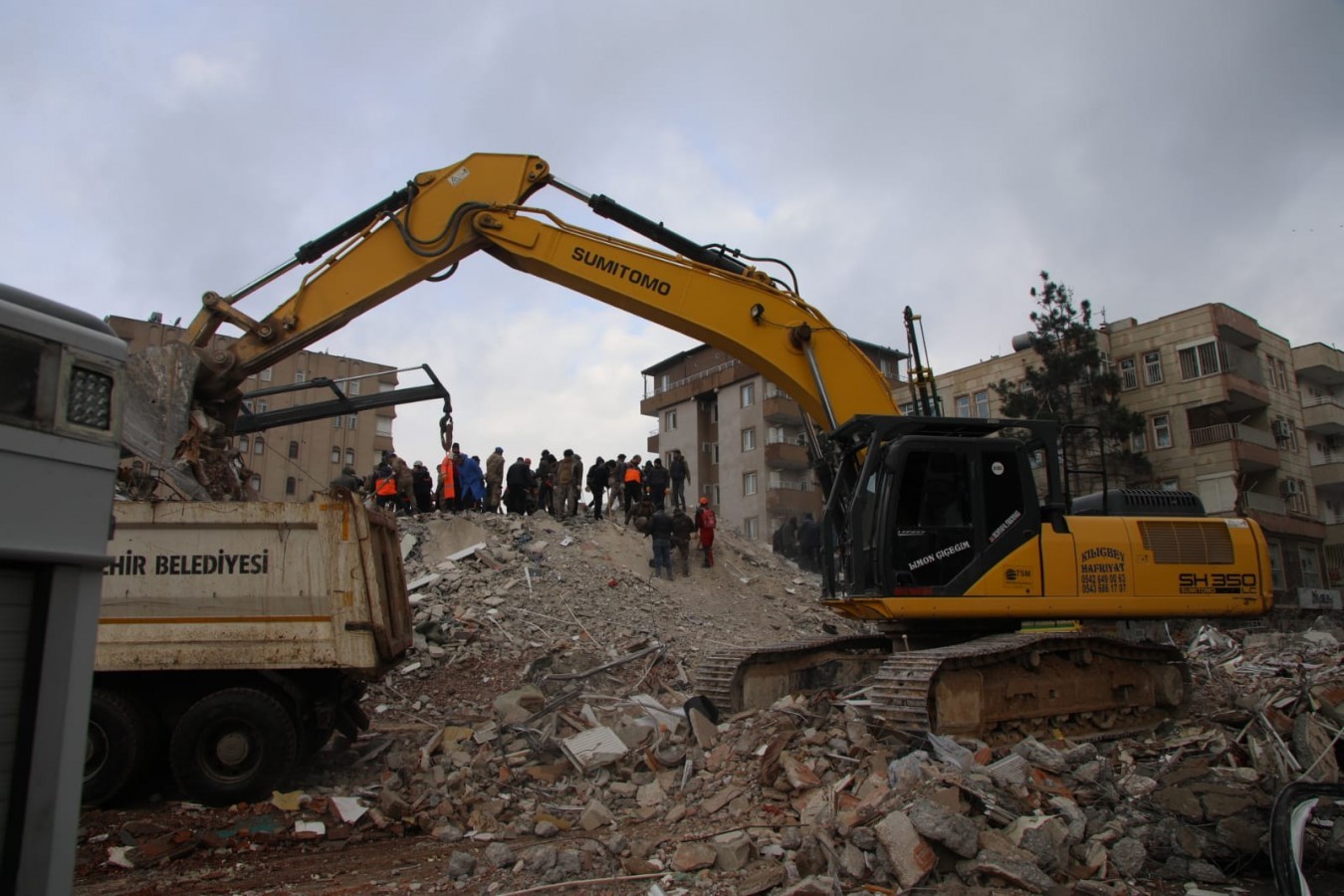 Urfa'da ki Son Durumu Bakan Koca Açıkladı Depremde 304 Kaybımız Var;