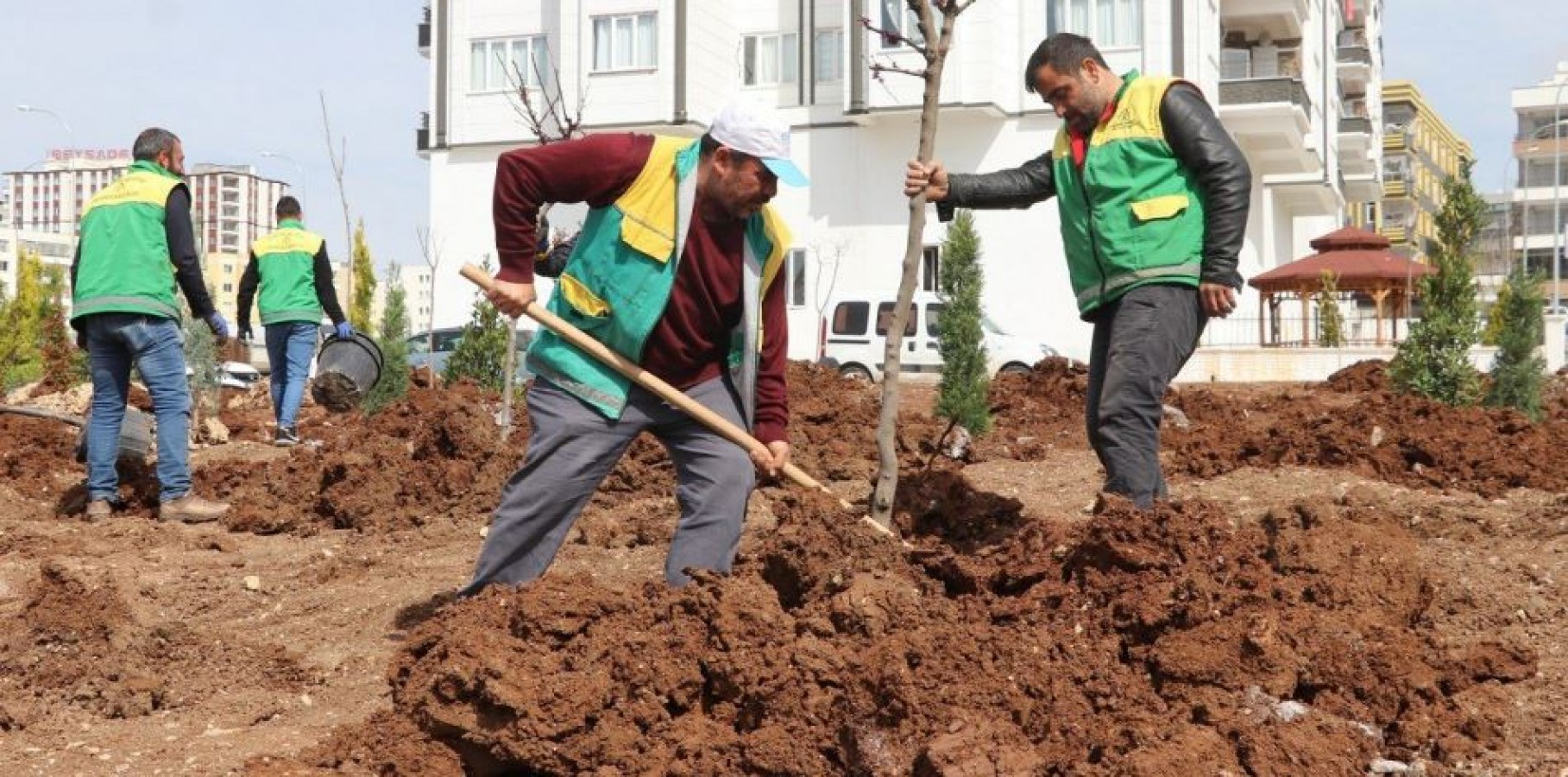 Karaköprü'de Yeşil Alan Sayısı Artıyor;