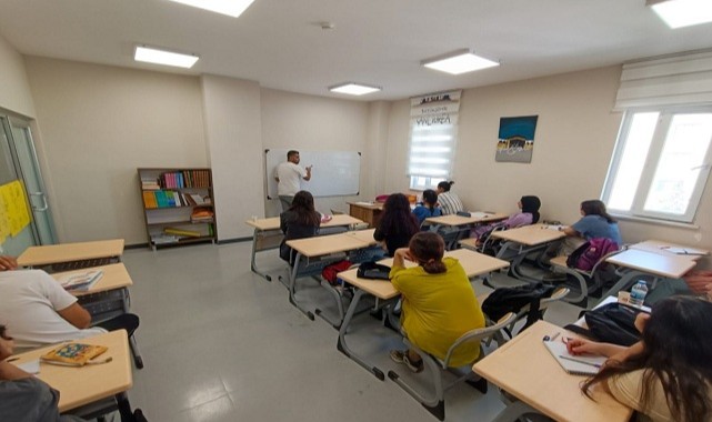 Şanlıurfa Büyükşehir'den Alanında Uzman Eğitimcilerle Sınava Hazırlık Kursu;
