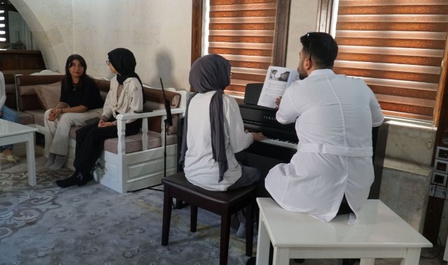 Haliliye'de Kültür ve Sanat Evi Kursları Öğrencileri Başkan Canpolat'a Teşekkür Etti