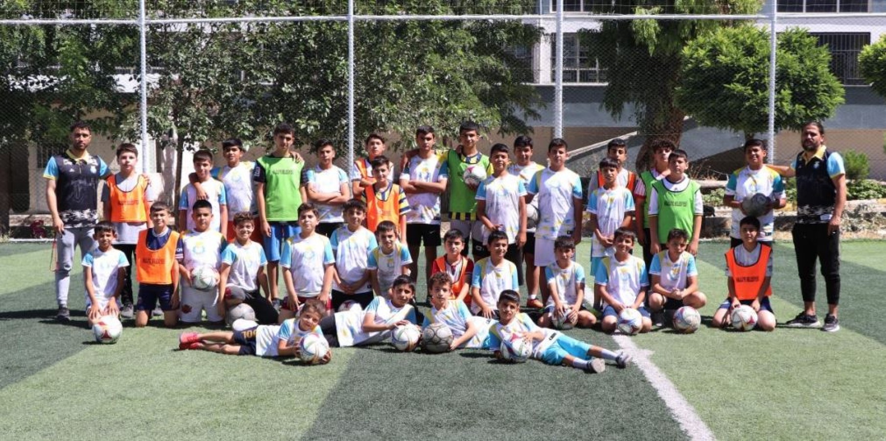 Haliliye'de Gençler Futbol Okulunda Sporla Tanışıyor;