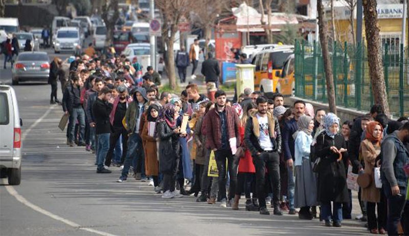 Türkiye'de İşsizlik Oranı Yüzde 10'u Geçti;