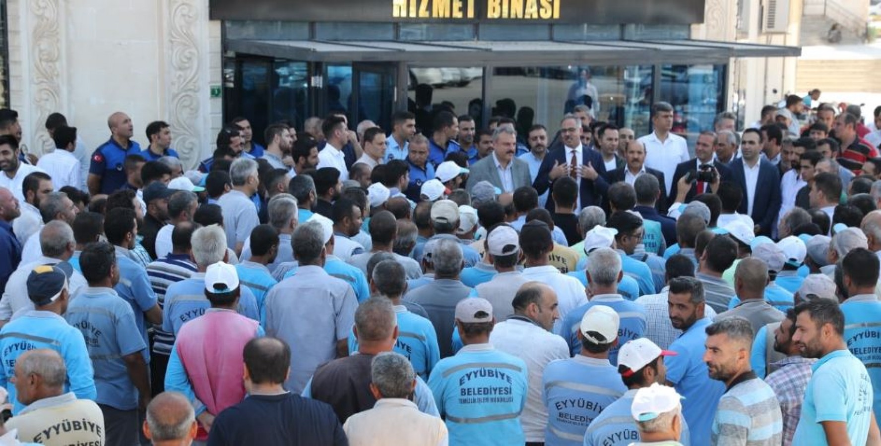 Eyyübiye Belediye Başkanı Mehmet Kuş İşçilere Maaş Müjdesini Duyurdu;