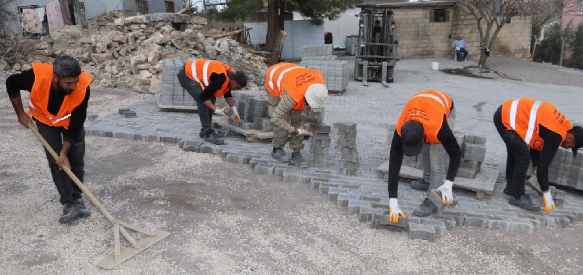 Karaköprü Kırsal Mahallelerde Yollar Onarılıyor;