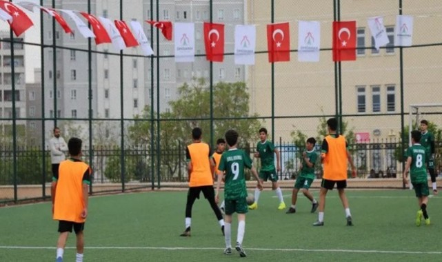 Karaköprü'de Futbol Turnuvası Başladı