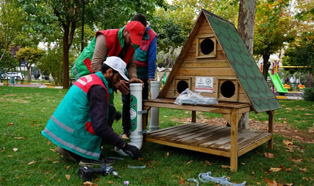 Karaköprü'de Parklara Kedi Evleri Yapılıyor;