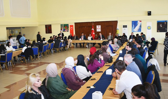 Harran Üniversitesi Rektörü Tahir Güllüoğlu Öğrenci Kulüpleri Başkanlarıyla Bir Araya Geldi;