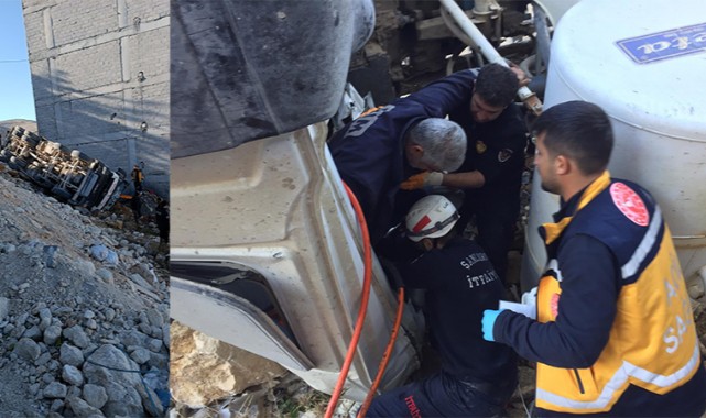 Urfa'da Beton Mikseri Kazası Sürücüyü itfaiye Kurtardı;