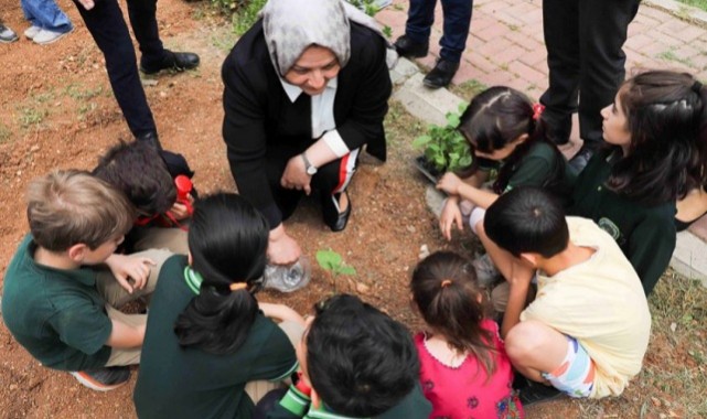 Karaköprü'de Dünya İklim Günü Etkinliği Çocuklar Fidan Dikti