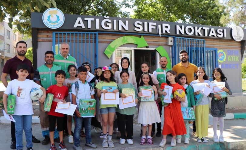 Haliliye'den Öğrencilere Karne Hediyesi Atığını Getir Hediyeni Götür;