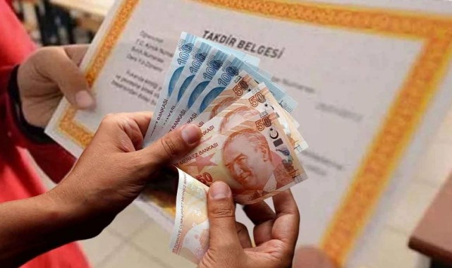 Takdir ve Teşekkür Alan Öğrencilere 10 bin 200 Lira Verilecek;