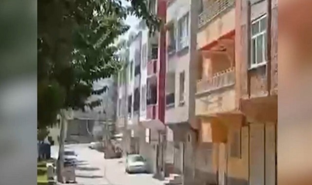 Urfa'daki Elektrik Tellerinde Defalarca Patlama Oldu;