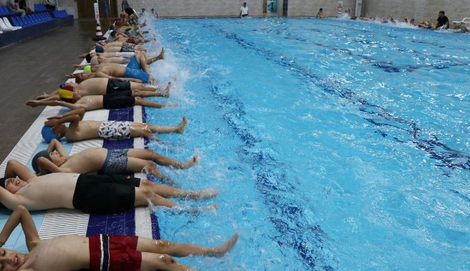 Haliliye Belediyesi Yüzme Kurslarında Çocuklar Hem Eğleniyor Hem Öğreniyor