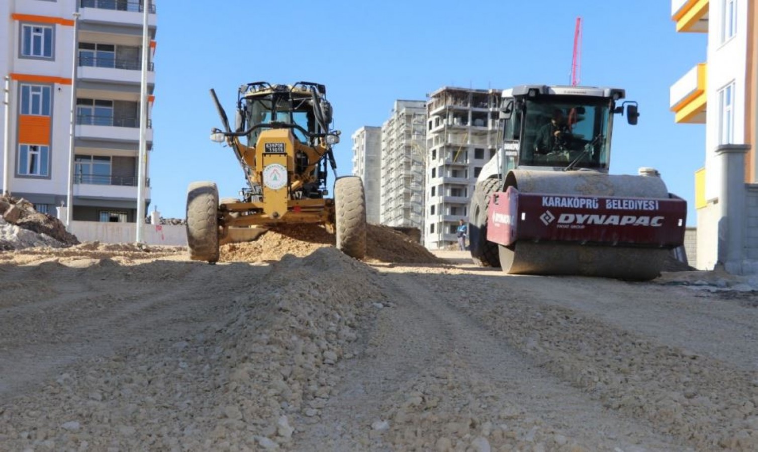 Karaköprü Mehmetçik Mahallesinde Yeni Yollar Açıyor;