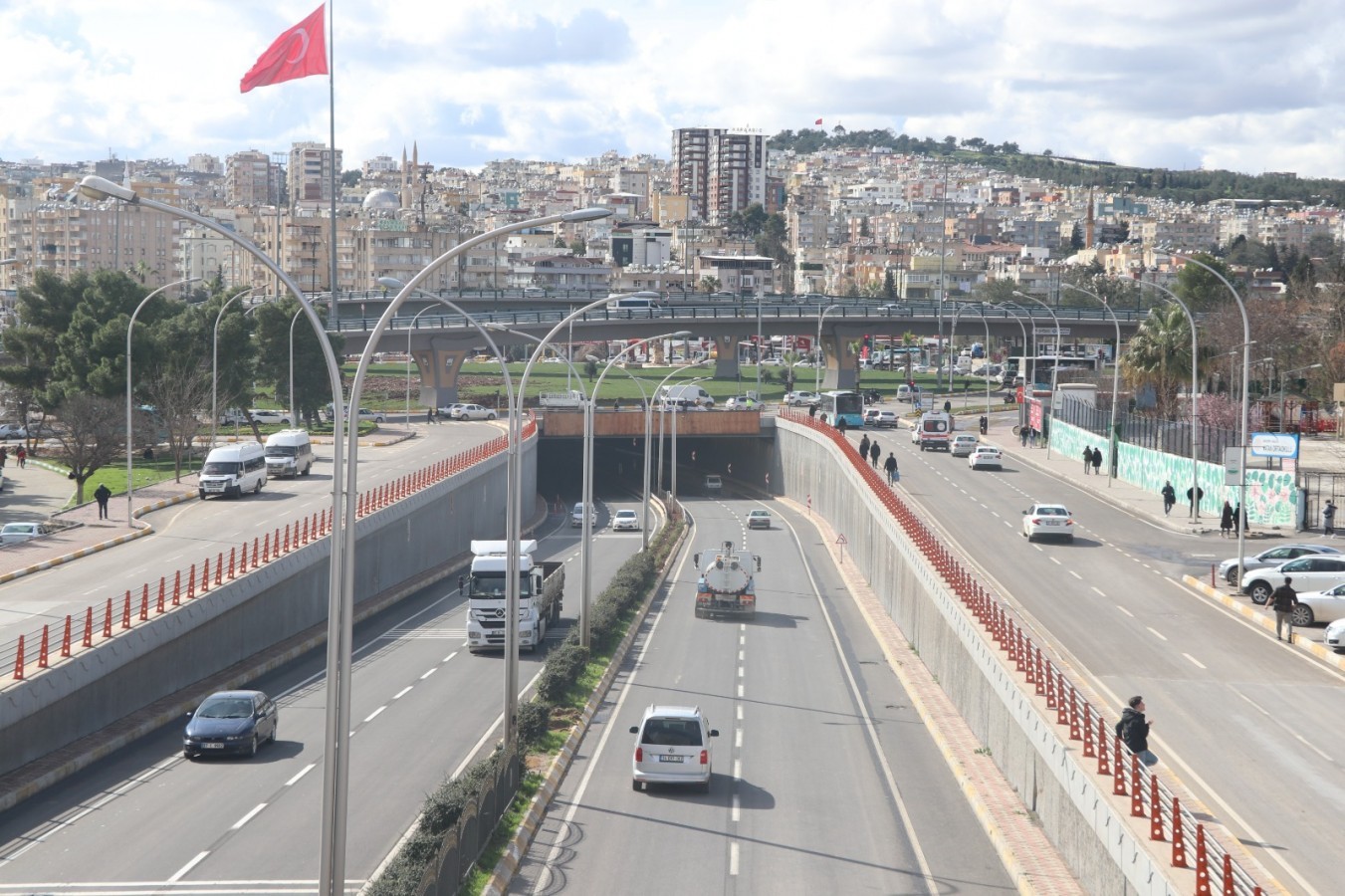 Şanlıurfa Abide Kavşağı Sel Felaketinden Sonra Trafiğe Açıldı;