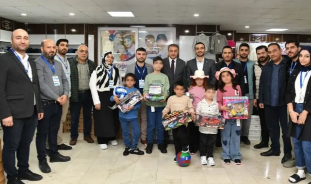 Urfa'daki Ayışığım Yetim ve Öksüz Derneğindeki Çocukları Vali Amcaları Ziyaret Etti.