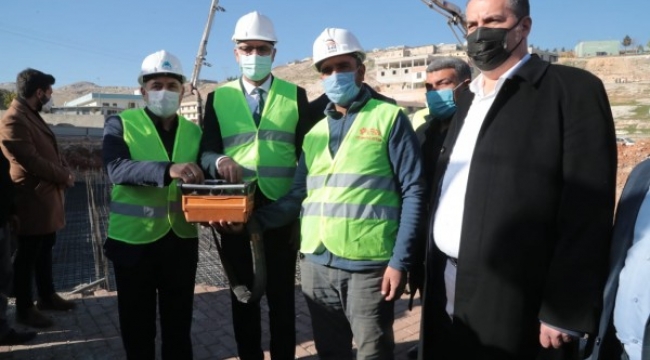 Eyyübiye'de yüzme havuzu için temel atıldı;