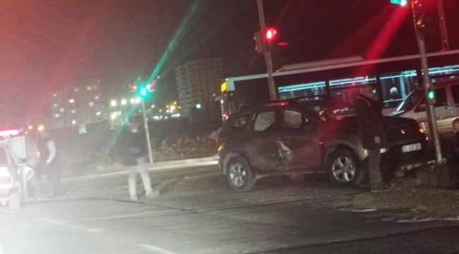 Maşuk yolunda maddi hasarlı kaza oldu