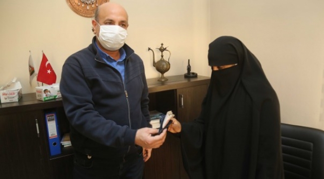Şanlıurfa'da para dolu cüzdan sahibine teslim edildi;