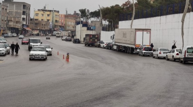 Açıksu Caddesi&#39;ndeki trafik karmaşası son buldu;