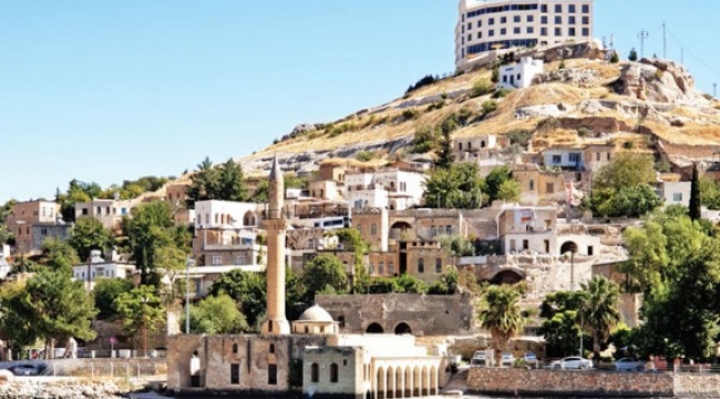 Halfeti&#39;de otel hakkında yıkım kararı!