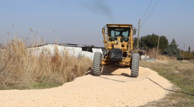 Karaköprü kırsalında yol çalışmaları sürüyor;