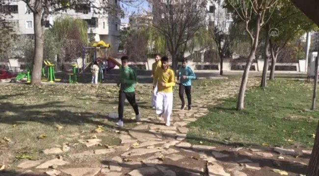 Şanlıurfa'da Sporcular şampiyonalara ev ve parklarda hazırlanıyor;