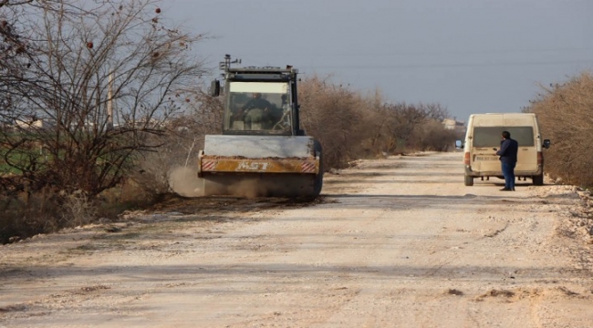 Şanlıurfa kırsalında yol çalışmaları sürüyor;