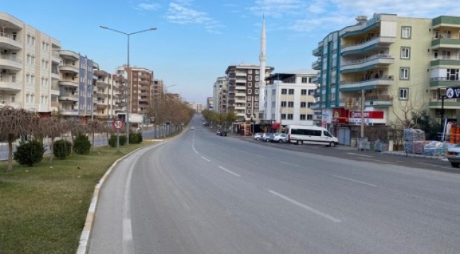 Şanlıurfa&#39;daki sessizlik cadde ve sokaklara yansıyor;