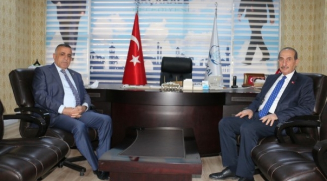 Vekil Akay'dan Akçakale Belediyesine ziyaret!;