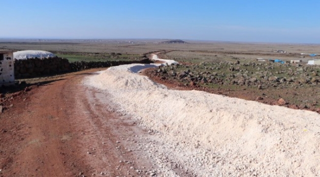 Viranşehir kırsalında yol çalışmaları sürüyor;