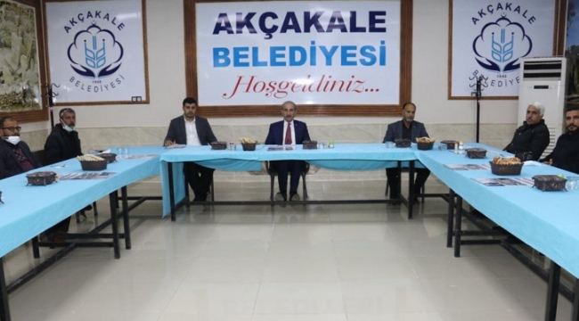 Yalçınkaya, Akçakale&#39;deki gazetecilerle buluştu;