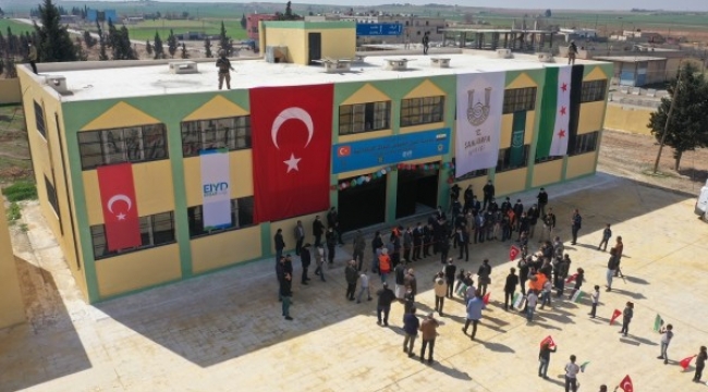 Barış Pınarı'nda tadilatları yapılan okullar törenle açıldı