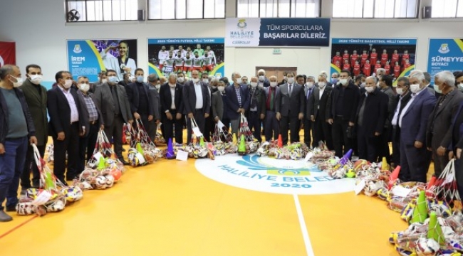 Haliliye'de 80 okula spor malzemesi desteği sağlandı ;
