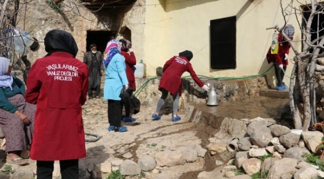 Karaköprü'de yaşlı vatandaşlara evde bakım desteği;