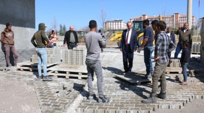 Şanlıurfa Akçakale ilçesinde yol çalışmaları devam ediyor;